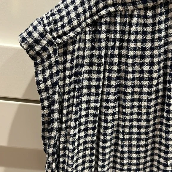 LOFT Size XS Button Down cap sleeve blouse. Barely worn - Picture 3 of 6